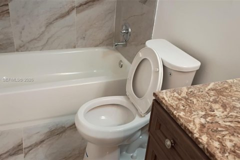 Apartment in Coral Springs, Florida 2 bedrooms, 99.41 sq.m. № 1999805 - photo 4