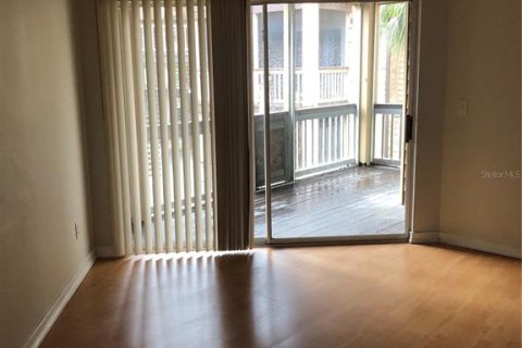 Condo in Longwood, Florida, 2 bedrooms № 2219253 - photo 7