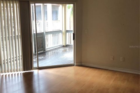 Condo in Longwood, Florida, 2 bedrooms № 2219253 - photo 6