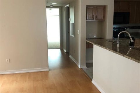 Condo in Longwood, Florida, 2 bedrooms № 2219253 - photo 3
