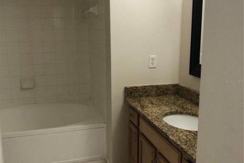 Condo in Longwood, Florida, 2 bedrooms № 2219253 - photo 10