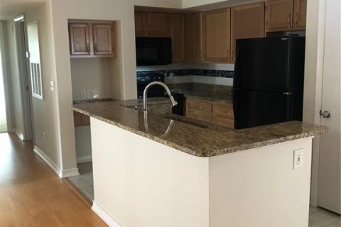 Condo in Longwood, Florida, 2 bedrooms № 2219253 - photo 5