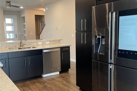 Casa en alquiler en Kissimmee, Florida, 3 dormitorios, 157 m2 № 1838959 - foto 3