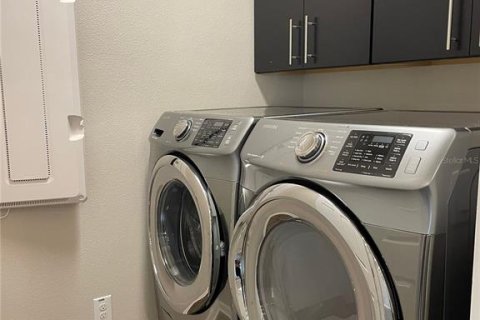 Casa en alquiler en Kissimmee, Florida, 3 dormitorios, 157 m2 № 1838959 - foto 25