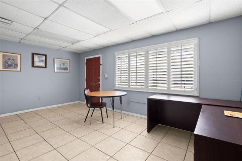 Commercial property in Tampa, Florida 119.01 sq.m. № 2114840 - photo 7
