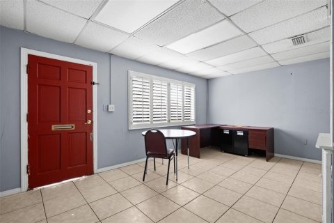 Commercial property in Tampa, Florida 119.01 sq.m. № 2114840 - photo 8