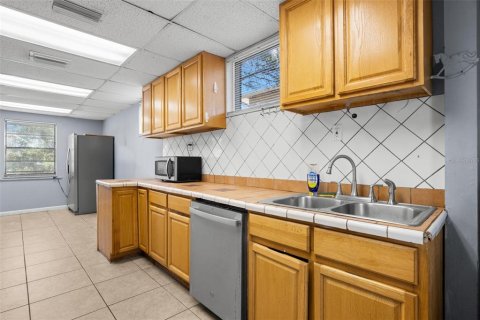 Commercial property in Tampa, Florida 119.01 sq.m. № 2114840 - photo 16