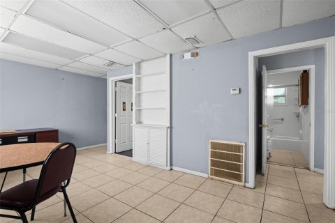 Commercial property in Tampa, Florida 119.01 sq.m. № 2114840 - photo 6