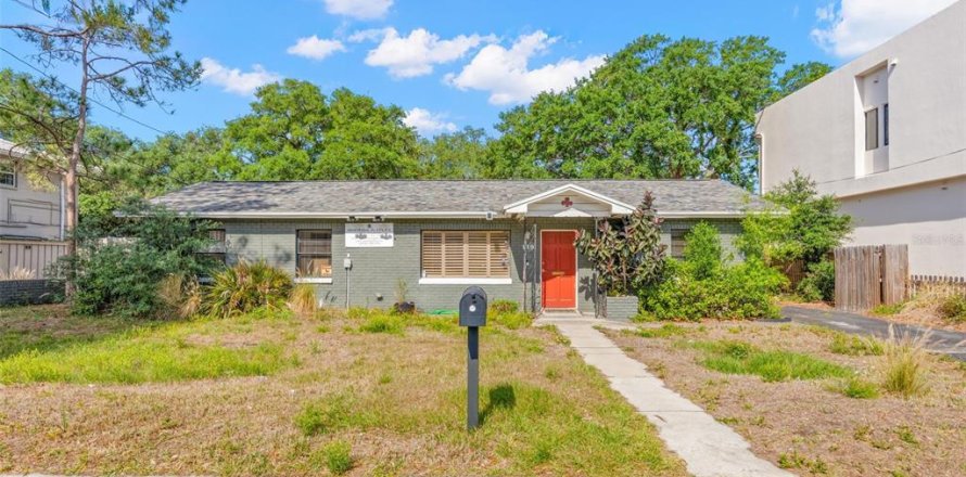 Commercial property in Tampa, Florida 119.01 sq.m. № 2114840