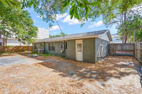 Commercial property in Tampa, Florida 119.01 sq.m. № 2114840 - photo 25