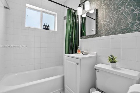 Villa ou maison à louer à Miami, Floride: 1 chambre, 51.1 m2 № 2352083 - photo 7