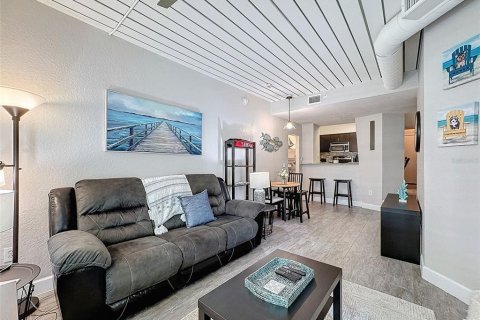 Condo in Tampa, Florida, 2 bedrooms  № 1743390 - photo 15