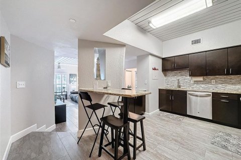 Condo in Tampa, Florida, 2 bedrooms  № 1743390 - photo 6