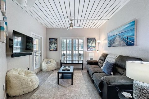Condo in Tampa, Florida, 2 bedrooms  № 1743390 - photo 9