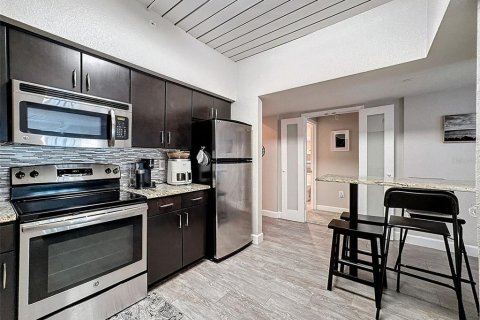 Condo in Tampa, Florida, 2 bedrooms  № 1743390 - photo 4