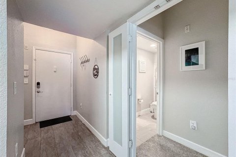 Condo in Tampa, Florida, 2 bedrooms  № 1743390 - photo 7