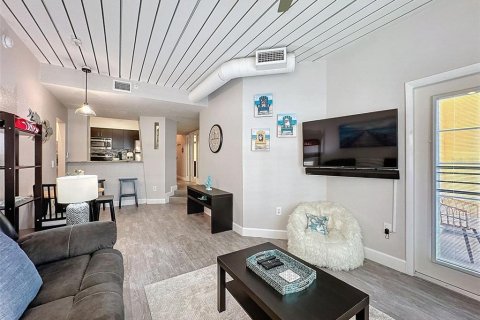 Condo in Tampa, Florida, 2 bedrooms  № 1743390 - photo 12