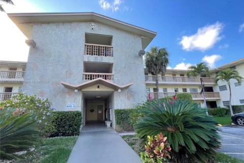 Condominio en venta en Miami, Florida, 2 dormitorios, 82.03 m2 № 1978667 - foto 2