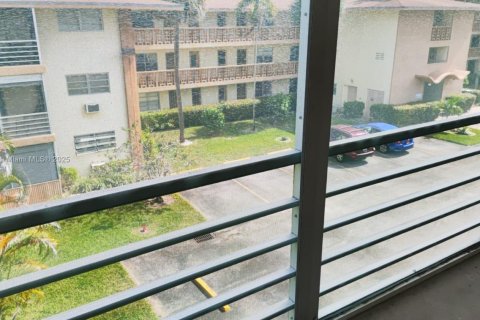 Condominio en venta en Miami, Florida, 2 dormitorios, 82.03 m2 № 1978667 - foto 5