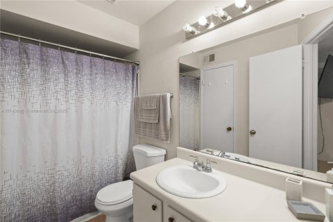 Condo in Davie, Florida, 2 bedrooms  № 1936703 - photo 13