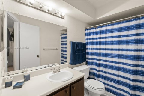 Condo in Davie, Florida, 2 bedrooms  № 1936703 - photo 9
