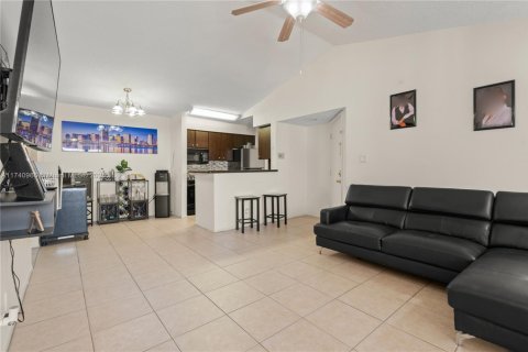 Condo in Davie, Florida, 2 bedrooms  № 1936703 - photo 3