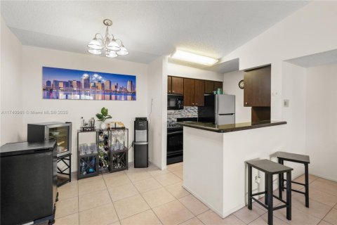 Condo in Davie, Florida, 2 bedrooms  № 1936703 - photo 4