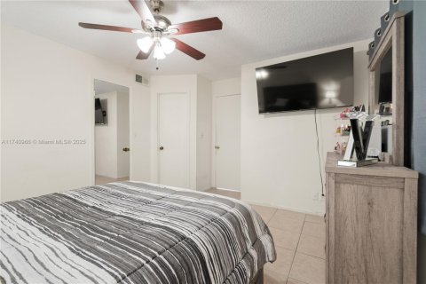 Condo in Davie, Florida, 2 bedrooms  № 1936703 - photo 10