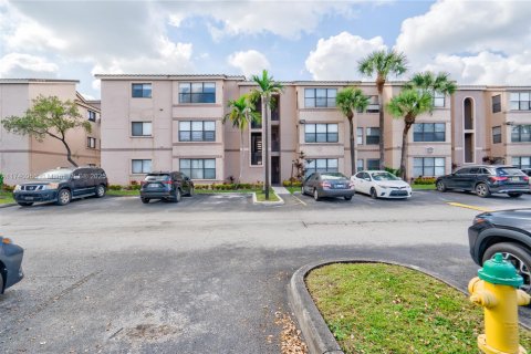 Condo in Davie, Florida, 2 bedrooms  № 1936703 - photo 17