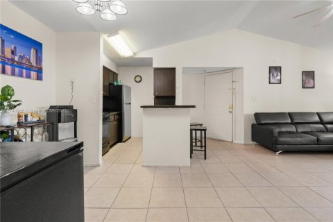 Condo in Davie, Florida, 2 bedrooms  № 1936703 - photo 5