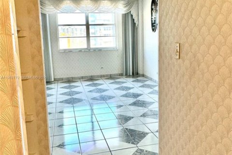 Condo in Sunny Isles Beach, Florida, 1 bedroom № 2080967 - photo 21
