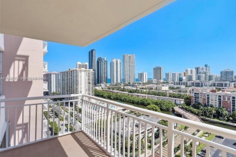 Condo in Sunny Isles Beach, Florida, 1 bedroom № 2080967 - photo 5