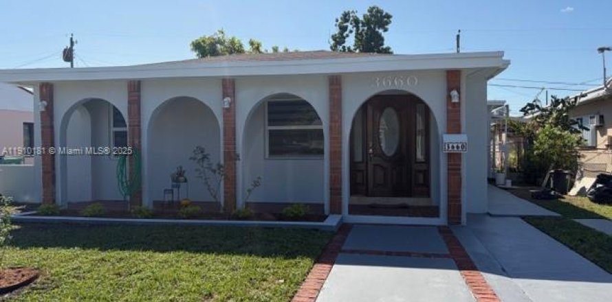 Villa ou maison à Miami, Floride 2 chambres, 114.64 m2 № 1966413