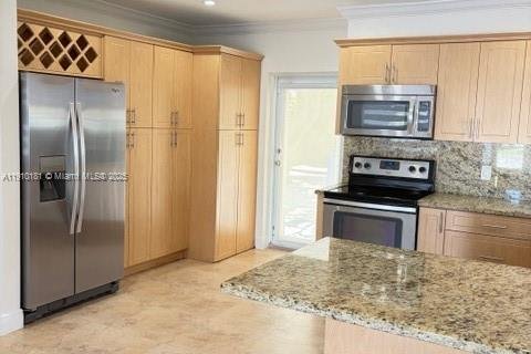 Villa ou maison à louer à Miami, Floride: 2 chambres, 114.64 m2 № 1966413 - photo 5