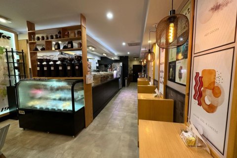 Propiedad comercial en venta en Sunny Isles Beach, Florida № 1828158 - foto 3