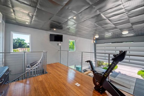 House in Saint Petersburg, Florida 5 bedrooms, 481.23 sq.m. № 1527316 - photo 29