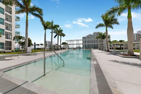 Снять в аренду кондоминиум в Майами, Флорида 2 спальни, 106.09м2, № 2045521 - фото 27