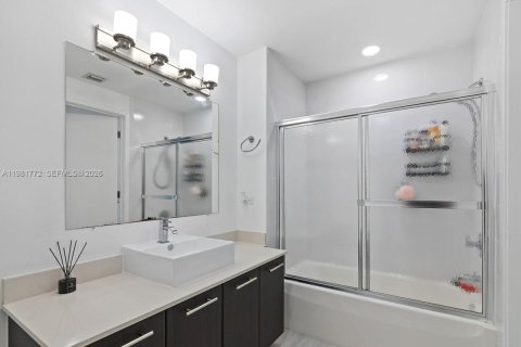 Снять в аренду кондоминиум в Майами, Флорида 2 спальни, 106.09м2, № 2045521 - фото 14