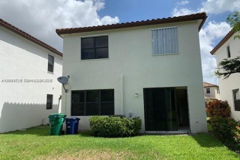 Townhouse in Miramar, Florida 3 bedrooms, 162.76 sq.m. № 2068617 - photo 25