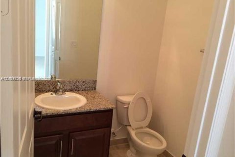 Townhouse in Miramar, Florida 3 bedrooms, 162.76 sq.m. № 2068617 - photo 17