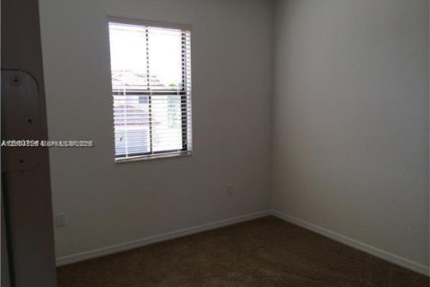 Townhouse in Miramar, Florida 3 bedrooms, 162.76 sq.m. № 2068617 - photo 13