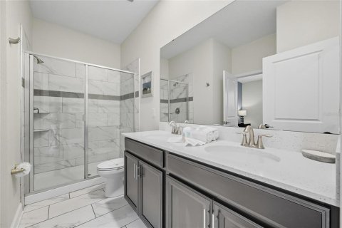 House in Davenport, Florida 8 bedrooms, 364.36 sq.m. № 1903133 - photo 10