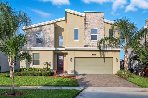 House in Davenport, Florida 8 bedrooms, 364.36 sq.m. № 1903133 - photo 1