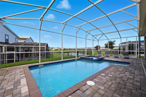 House in Davenport, Florida 8 bedrooms, 364.36 sq.m. № 1903133 - photo 28