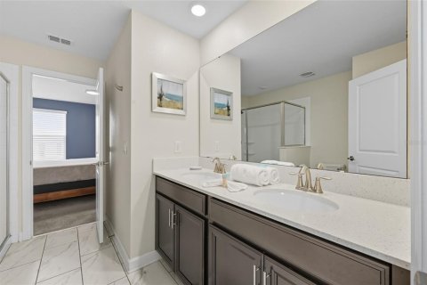 House in Davenport, Florida 8 bedrooms, 364.36 sq.m. № 1903133 - photo 23