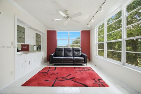 Condo in Pompano Beach, Florida, 3 bedrooms № 2076304 - photo 20