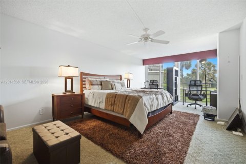 Condo in Pompano Beach, Florida, 3 bedrooms № 2076304 - photo 28