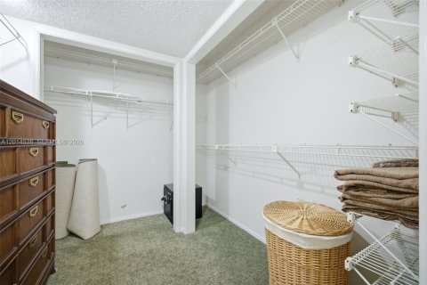 Condo in Pompano Beach, Florida, 3 bedrooms № 2076304 - photo 29