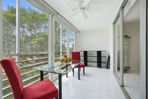 Condo in Pompano Beach, Florida, 3 bedrooms № 2076304 - photo 23