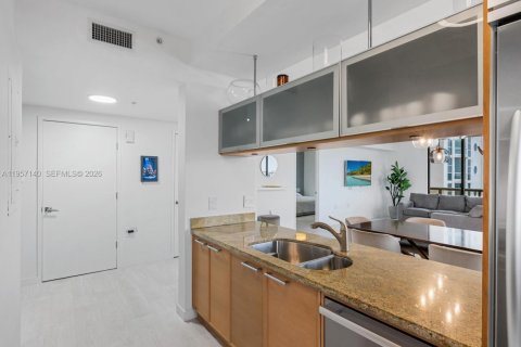 Condo in Sunny Isles Beach, Florida, 2 bedrooms  № 2088021 - photo 17